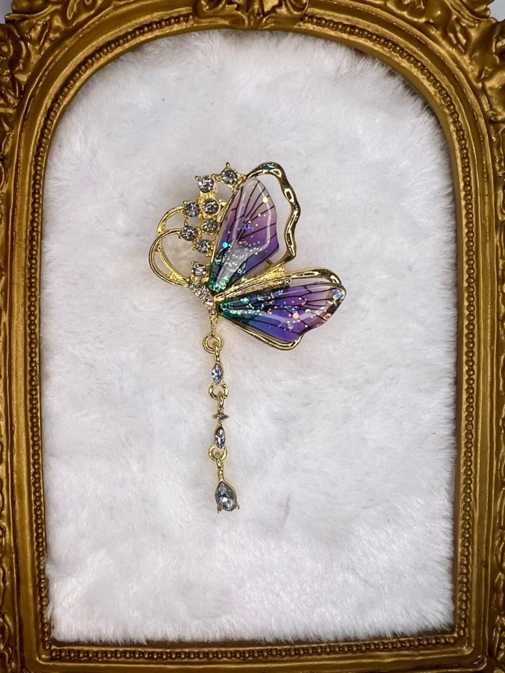 🧷🦋Stunning Gold Tone Butterfly Brooch with Enamel Wings and CZ Crystals